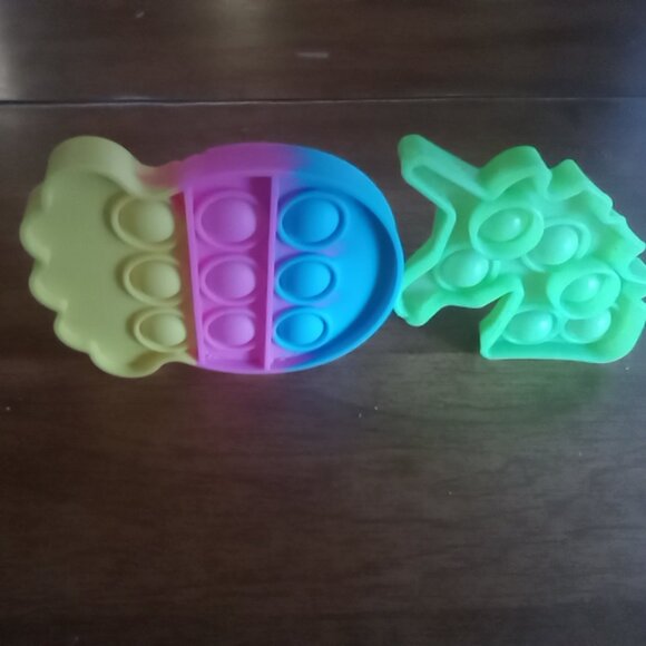 Pop its - Picture 1 of 6